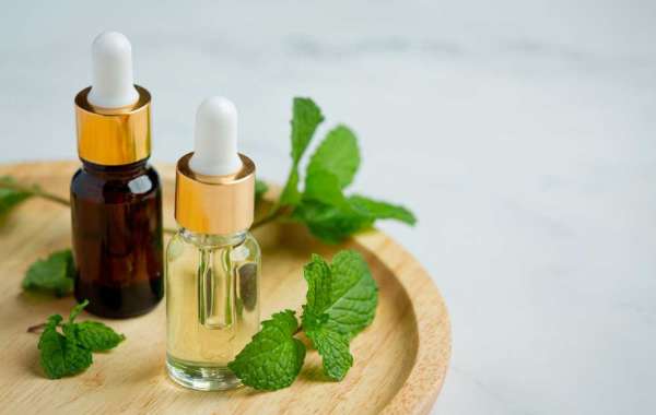 What are the Different Types of Solvents Used in Tinctures?